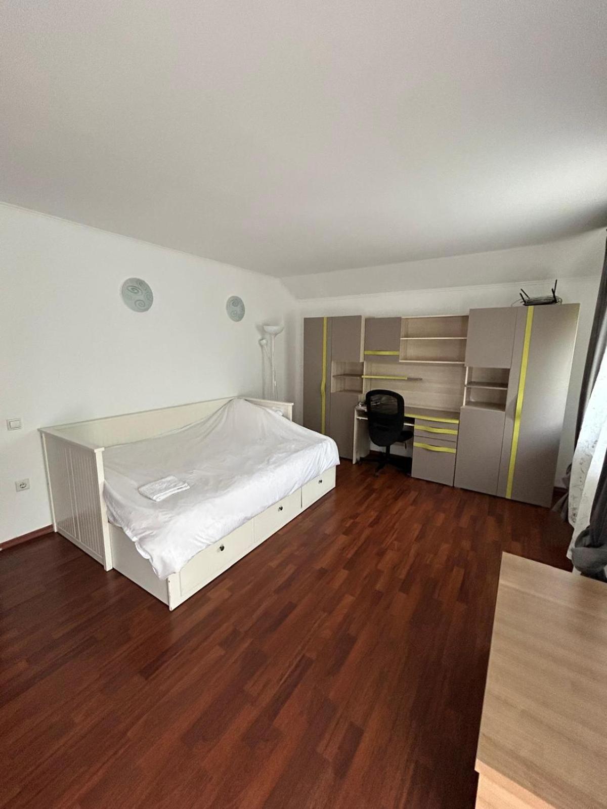 Vila De Inchiriat Aproape De Therme バロテシュティ エクステリア 写真